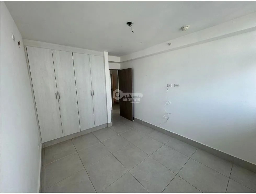 Apartment for sale in Edison Park