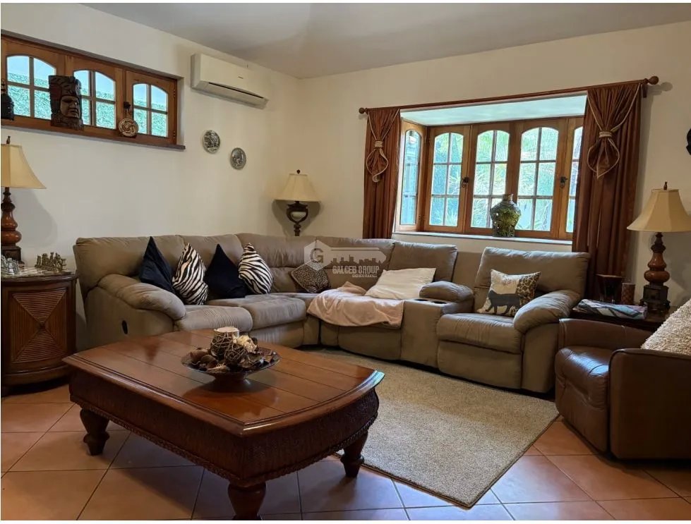 Single Family House for sale in San Carlos