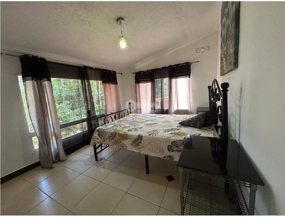 SE VENDE  FINCA CON 4 CABAÑAS Y 2 CASAS EN CERRO AZUL DE 1055M