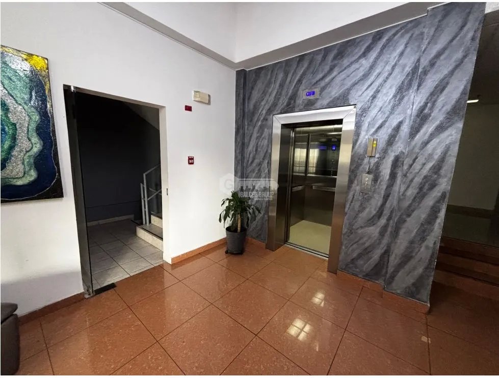 Office for rent in El Carmen