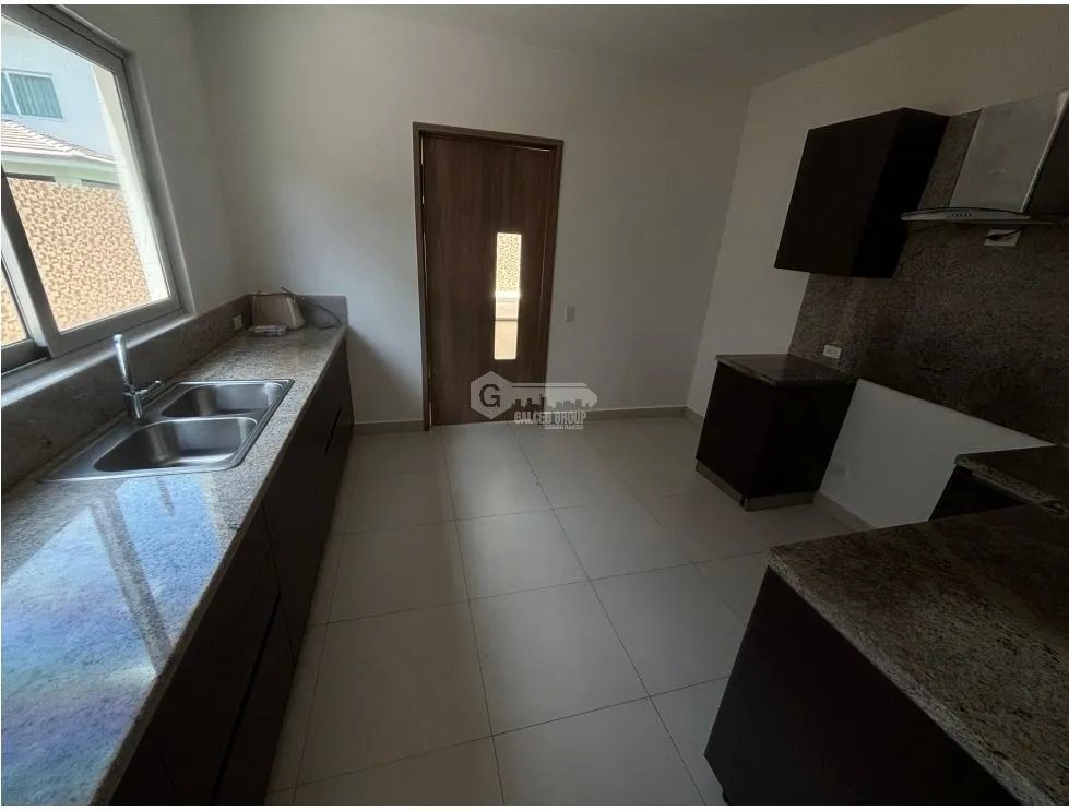 Single Family House for sale in Condado del Rey