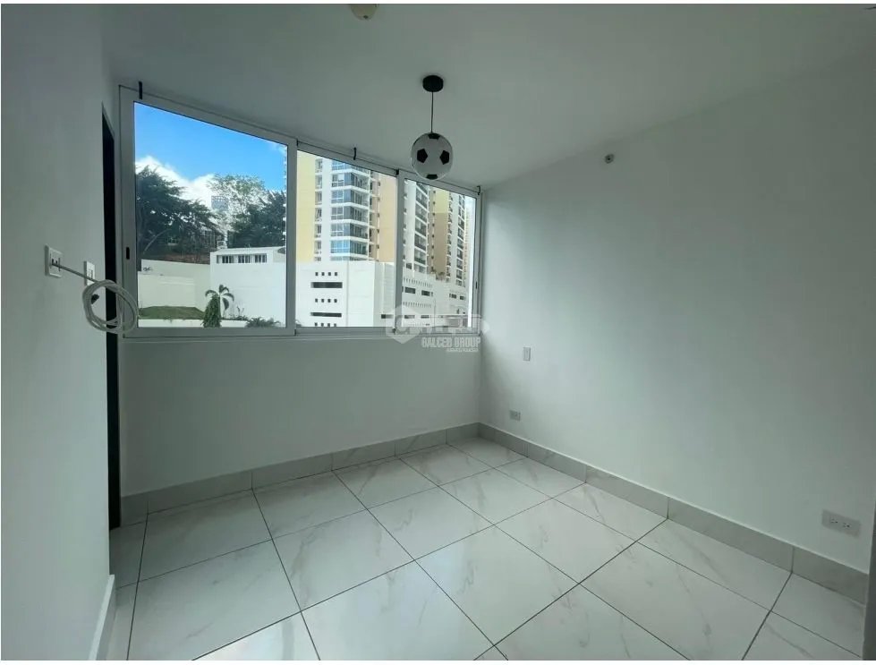 Apartment for sale in Edison Park