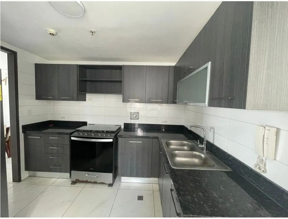 VENTA DE APARTAMENTO EN EDISON PARK PH PACIFIC PARK 141M CON BALCON