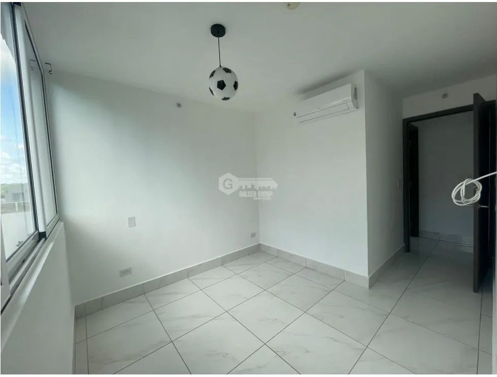VENTA DE APARTAMENTO EN EDISON PARK PH PACIFIC PARK 141M CON BALCON