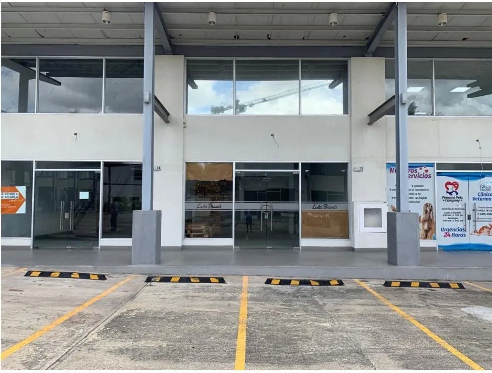 LOCAL COMERCIAL / PLAZA MILLA 8 / CON MEZZANINE / 126m2 / VACIO