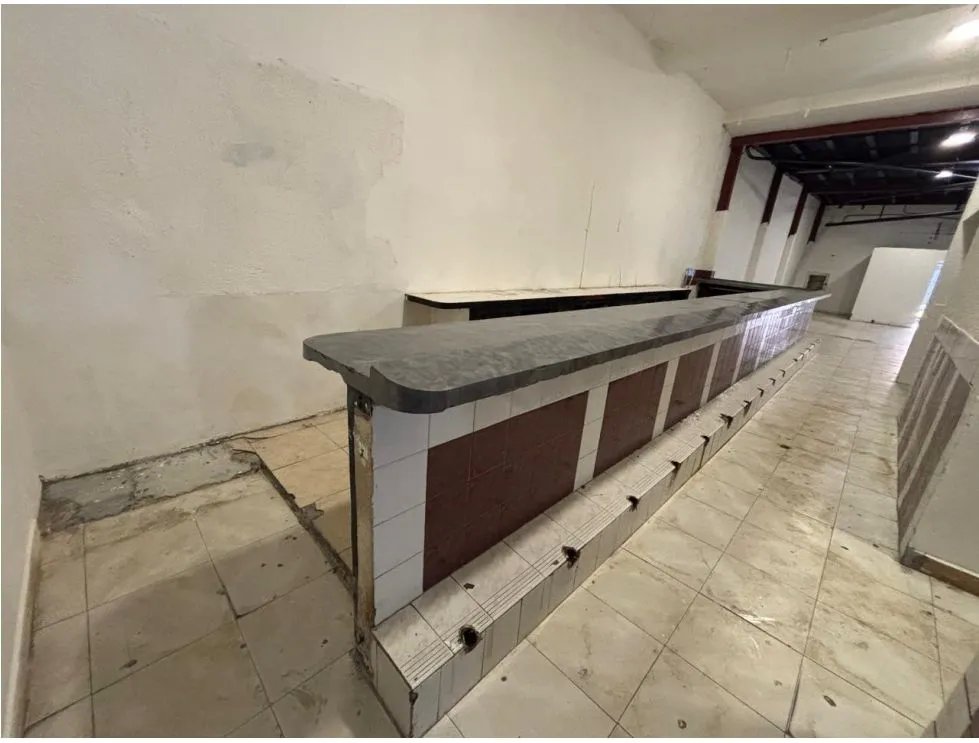 ALQUILER DELOCAL EN CASCO VIEJO ESPACIO AMPLIO IDEAL PARA DISCOTECA