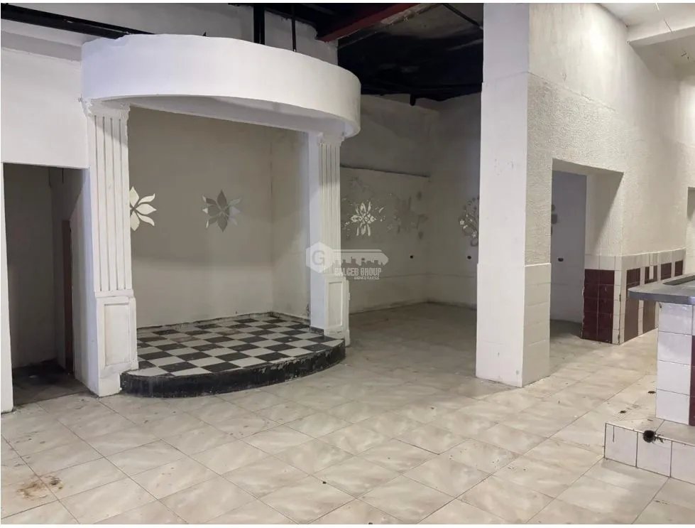 ALQUILER DELOCAL EN CASCO VIEJO ESPACIO AMPLIO IDEAL PARA DISCOTECA