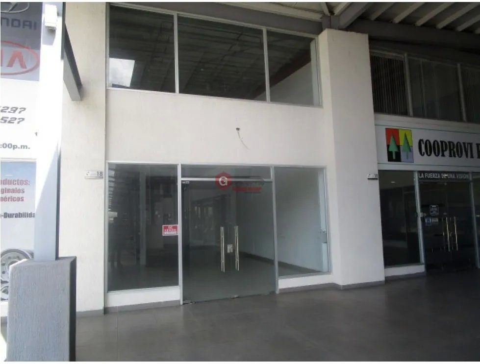 LOCAL COMERCIAL / PLAZA MILLA 8 / CON MEZZANINE / 190M / VACIO