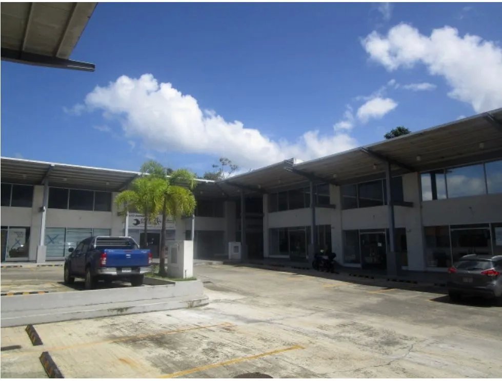 LOCAL COMERCIAL / PLAZA MILLA 8 / CON MEZZANINE / 190M / VACIO