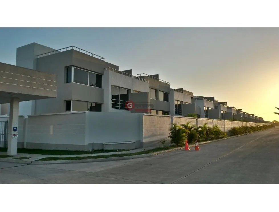 COSTA SUR / COSTA SUR VILLAGE / 258M / 3 HABITACION / 3 NIVELES YG
