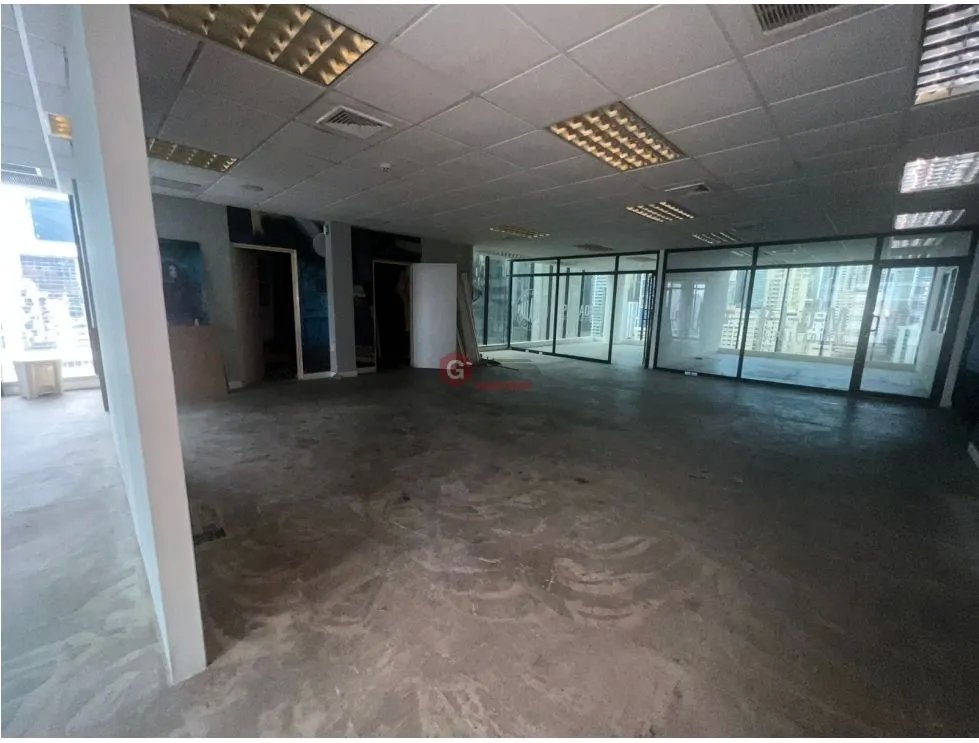 OFICINA / CALLE 50 / PH GLOBAL PLAZA / 500M / CON DIVISIONES