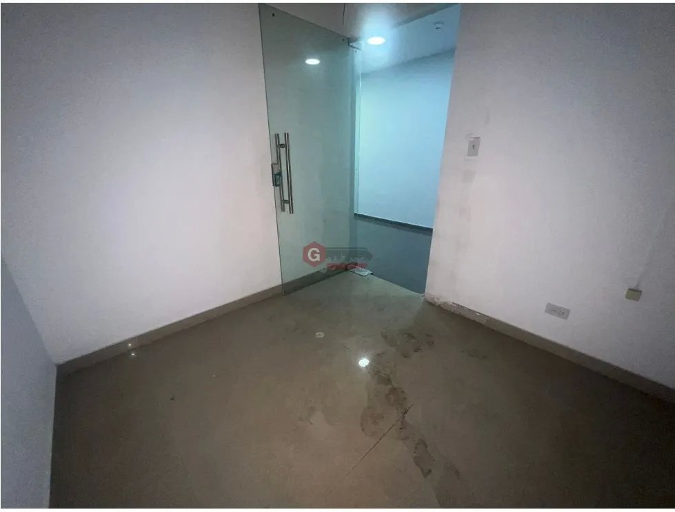 OFICINA / CALLE 50 / PH GLOBAL PLAZA / 110M / CON DIVISIONES