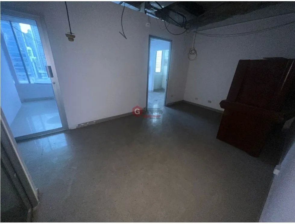 OFICINA / CALLE 50 / PH GLOBAL PLAZA / 110M / CON DIVISIONES