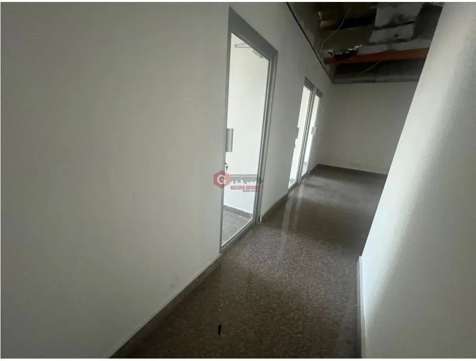 OFICINA / CALLE 50 / PH GLOBAL PLAZA / 110M / CON DIVISIONES