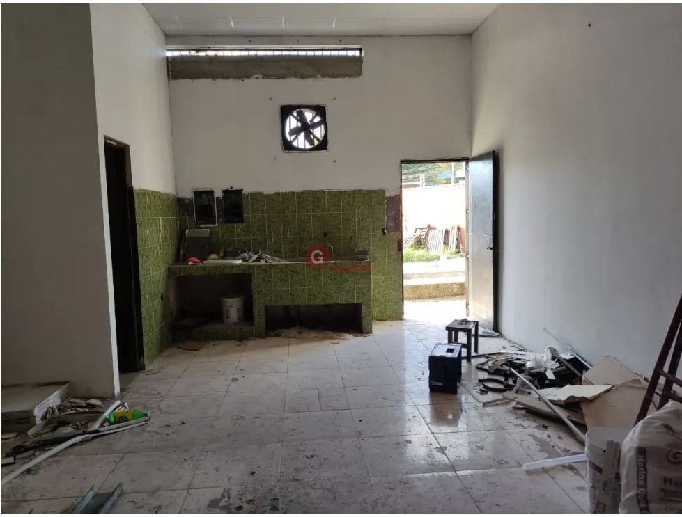 LOCAL / SOBRE VIA PRINCIPAL / CIUDAD BOLIVAR / 95M / PISO BAJO / VACIO