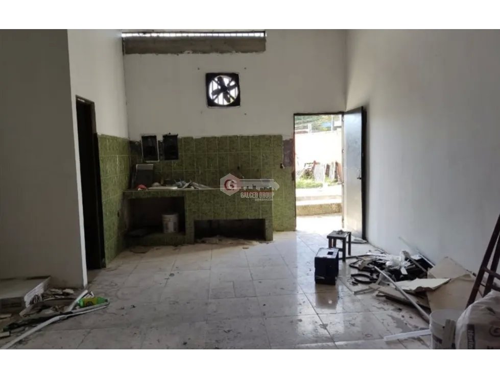 LOCAL / SOBRE VIA PRINCIPAL / CIUDAD BOLIVAR / 95M / PISO BAJO / VACIO