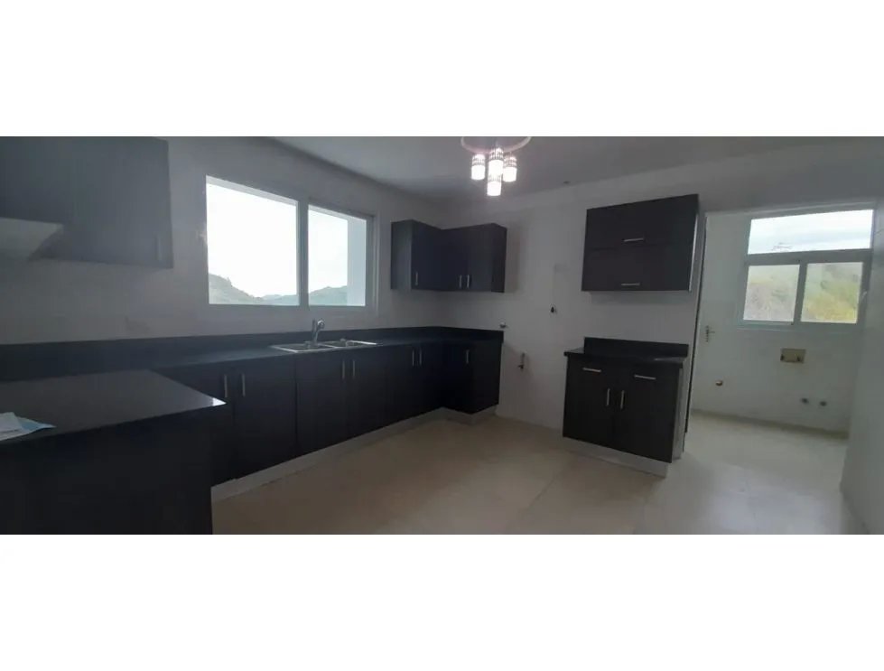 CONDADO DEL REY / PH COUNTRY HEIGHTS / 170M / 3 HABITACION / 2 PARKING