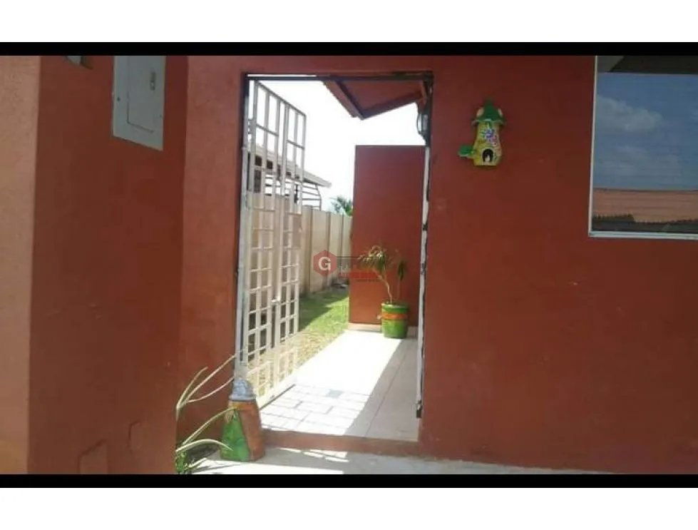 CHORRERA / CLOUSTER LOS ALMENDROS / 200M/ 3 HABITACION / DE ESQUINA