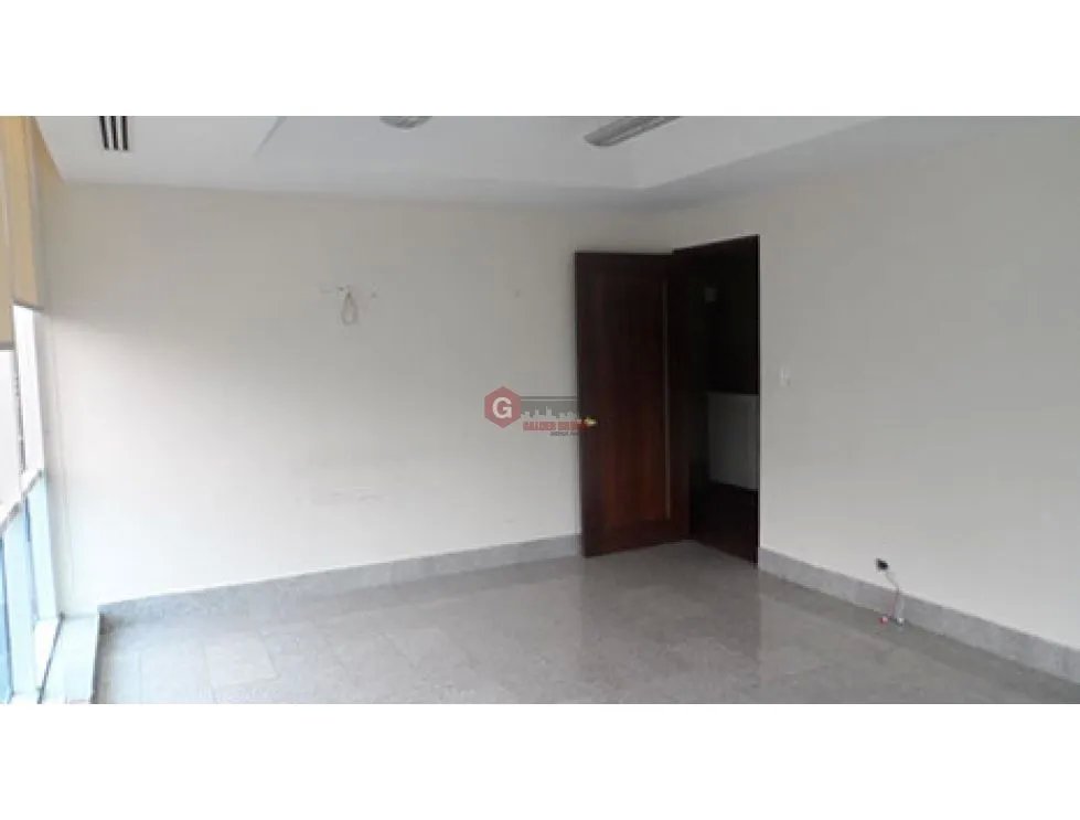 OFICINA / OBARRIO / EDIF. HI TECH / 250M2 / AIRE CENTRAL / VACIA