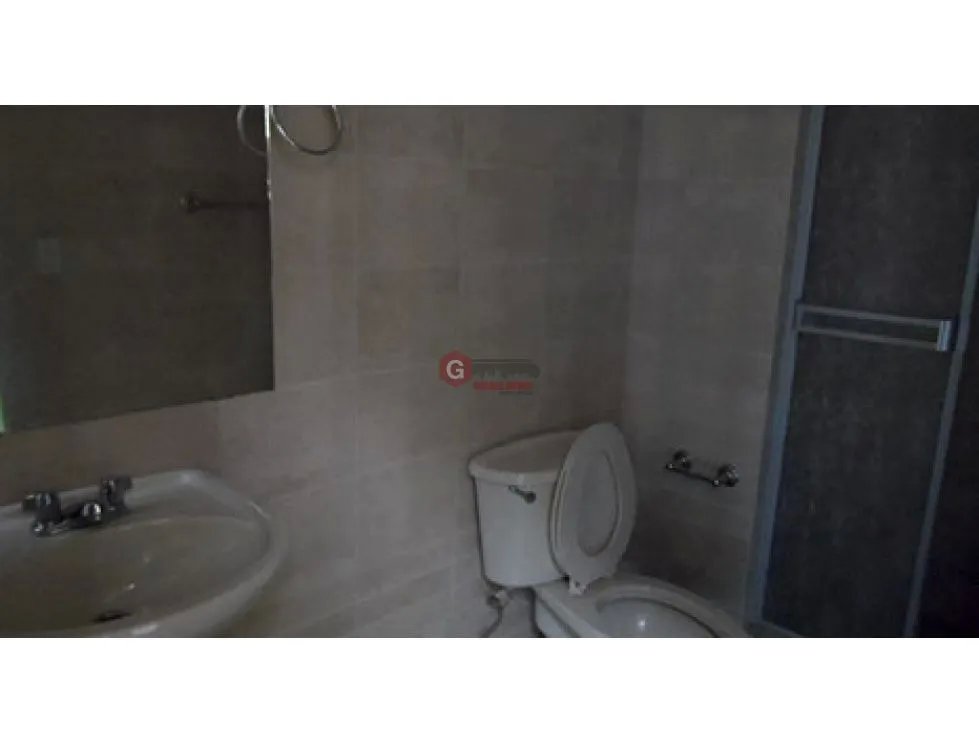 OFICINA / OBARRIO / EDIF. HI TECH / 250M2 / AIRE CENTRAL / VACIA