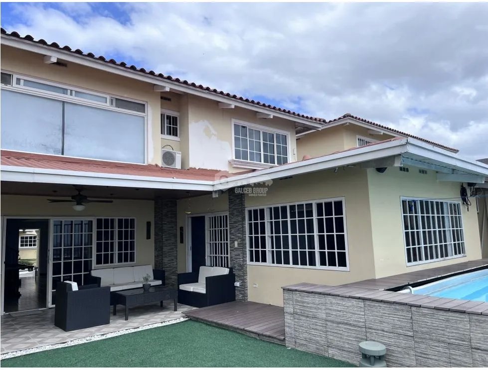 VILLA LUCRE / PH ALTOS DE SAN RAFAEL /  REMODELADA / 290M2