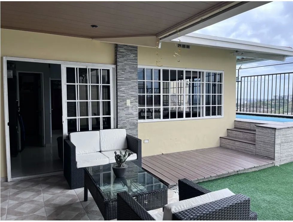 VILLA LUCRE / PH ALTOS DE SAN RAFAEL /  REMODELADA / 290M2
