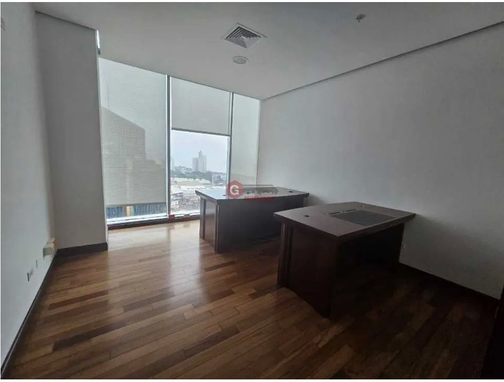 CALLE 50 / OFICINA/ EDIFICIO GLOBAL BANK / 200M2 / AMOBLADO
