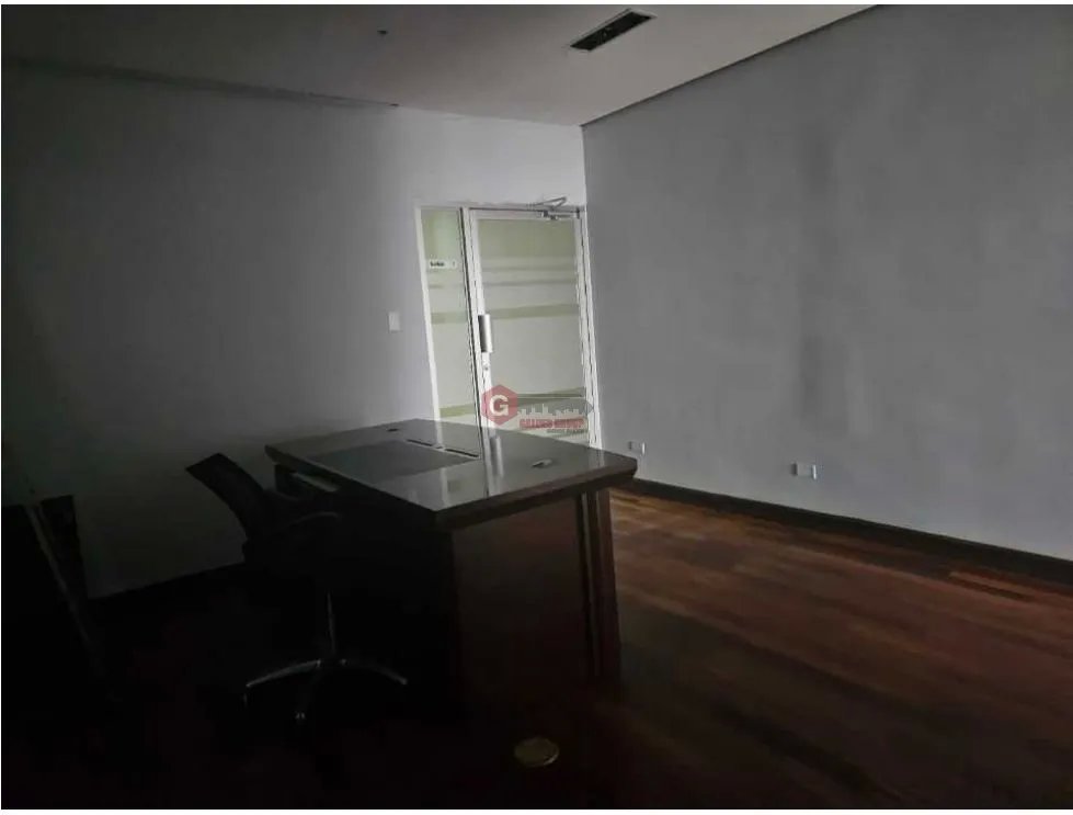 CALLE 50 / OFICINA/ EDIFICIO GLOBAL BANK / 200M2 / AMOBLADO