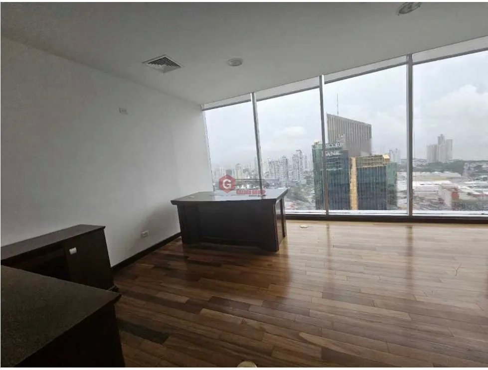 CALLE 50 / OFICINA/ EDIFICIO GLOBAL BANK / 200M2 / AMOBLADO