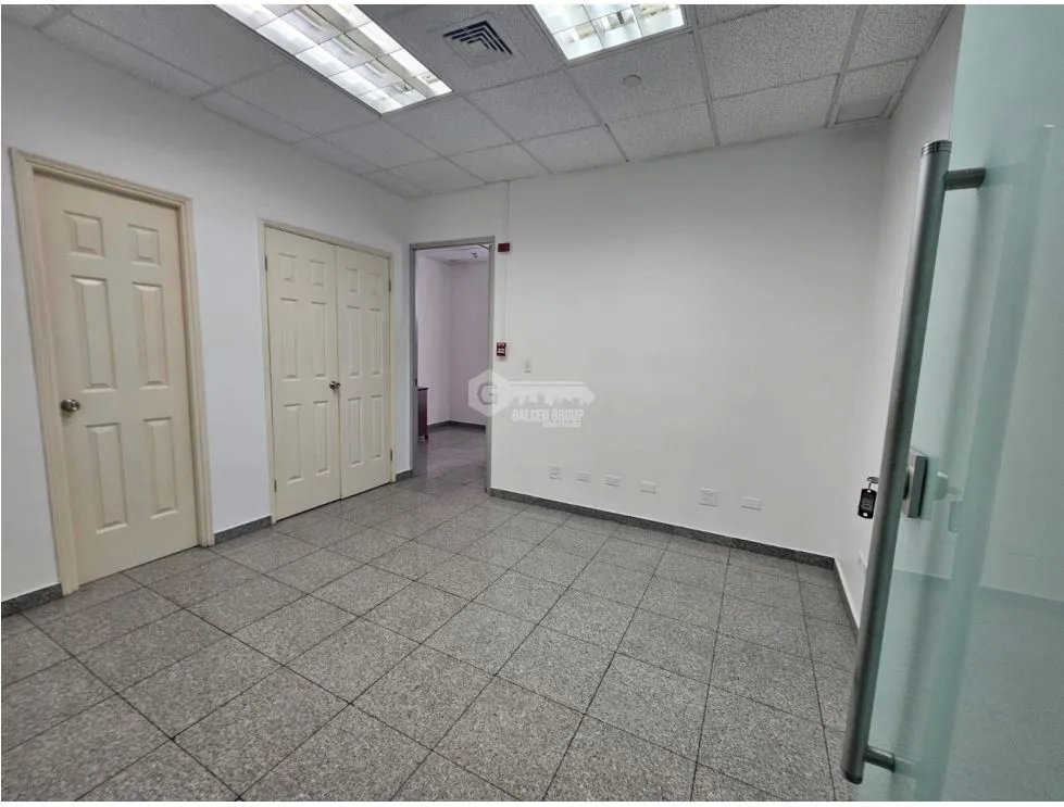 CALLE 50 / TORRE GLOBAL BANK / 95M2 / OFICINA  CON DIVISIONES