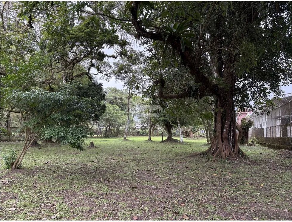 SE VENDE TERRENO PLANO DE 2086M  EN EL VALLE DE ANTON