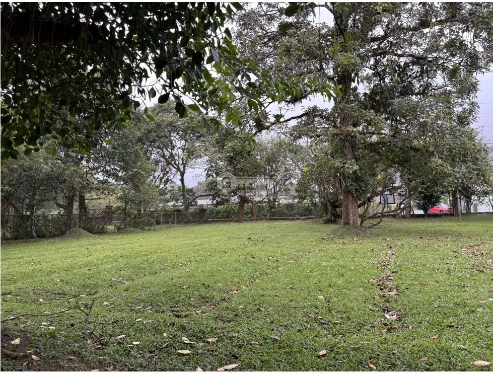SE VENDE TERRENO PLANO DE 2086M  EN EL VALLE DE ANTON