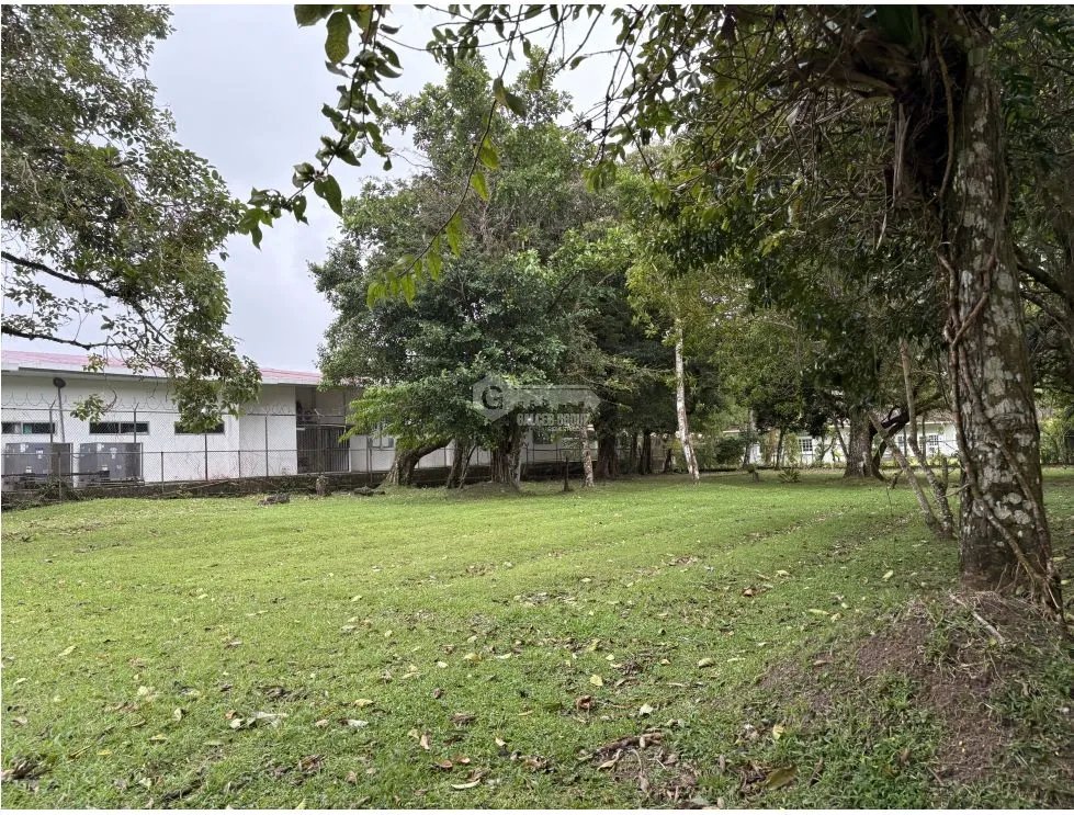 SE VENDE TERRENO PLANO DE 2086M  EN EL VALLE DE ANTON