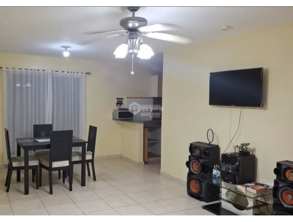 SE VENDE CASA EN CHORRERA LOS ALMENDROS DE 180M CON TERRAZA