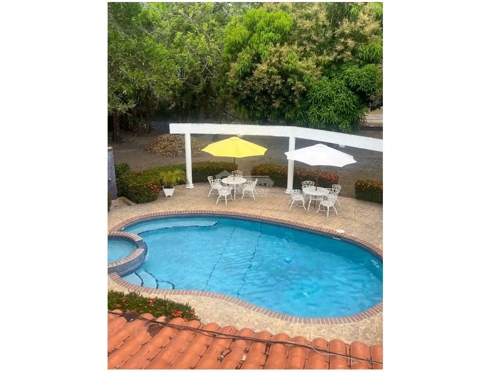 SANTA CLARA / 2000M / 8 HABITACION / 6 PARKING / BOHIO / PISCINA