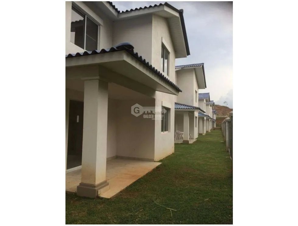 SE VENDE CASA EN PLAYA DORADA RESIDENCIAL PLAYAMAR CON TERRAZA