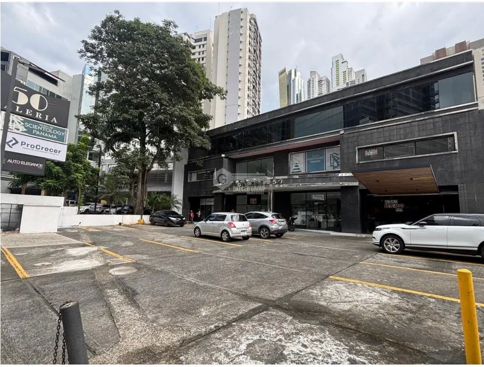 ALQUILER DE LOCAL COMERCIAL EN CALLE 50 DE 300M PLANTA BAJA