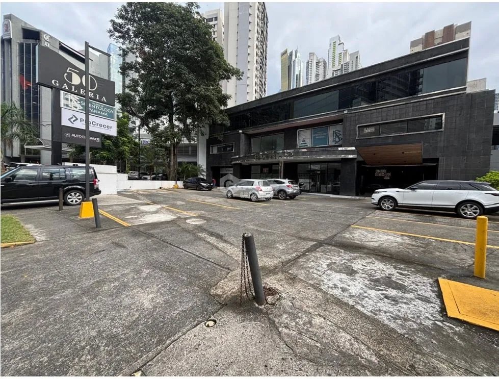 CALLE 50 / GALERIA 50 / LOCAL COMERCIAL / 300M /  PLANTA BAJA