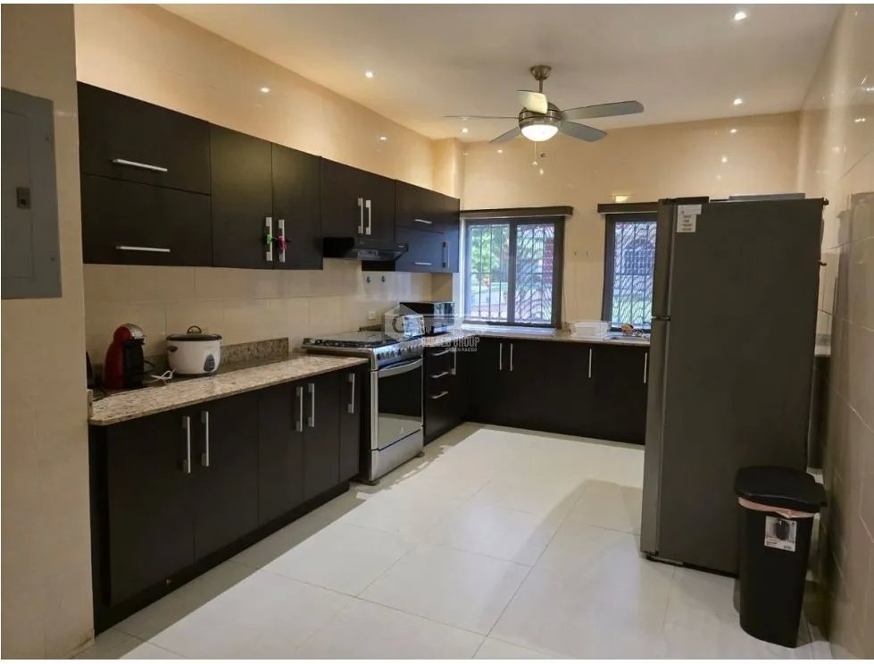 ALQUILER DE CASA EN BRAZOS HEIGHTS COLON DE 770M 4 HABITACION AMOBLADA