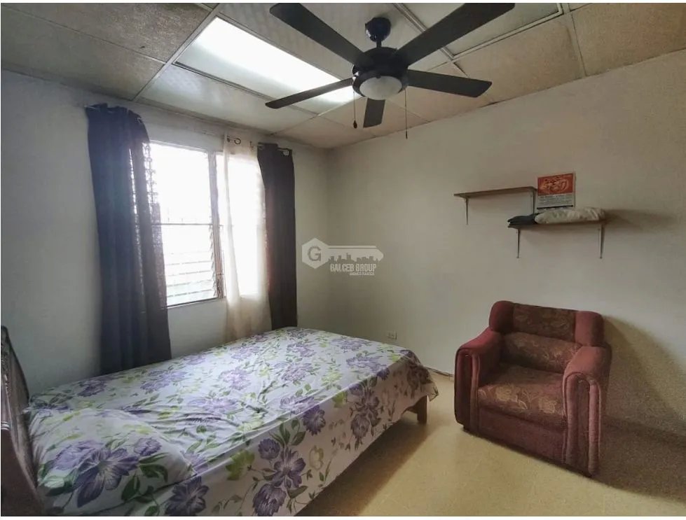 VENTA DE CASA EN VILLA LUCRE CON 2 PARKING Y TERRAZA