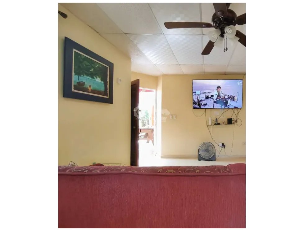VENTA DE CASA EN VILLA LUCRE CON 2 PARKING Y TERRAZA