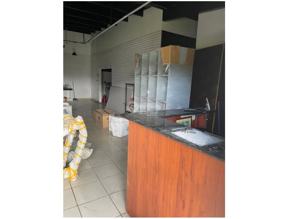 SE ALQUILA LOCAL EN COLON PLANTA ALTA VACIO 160M2 AS