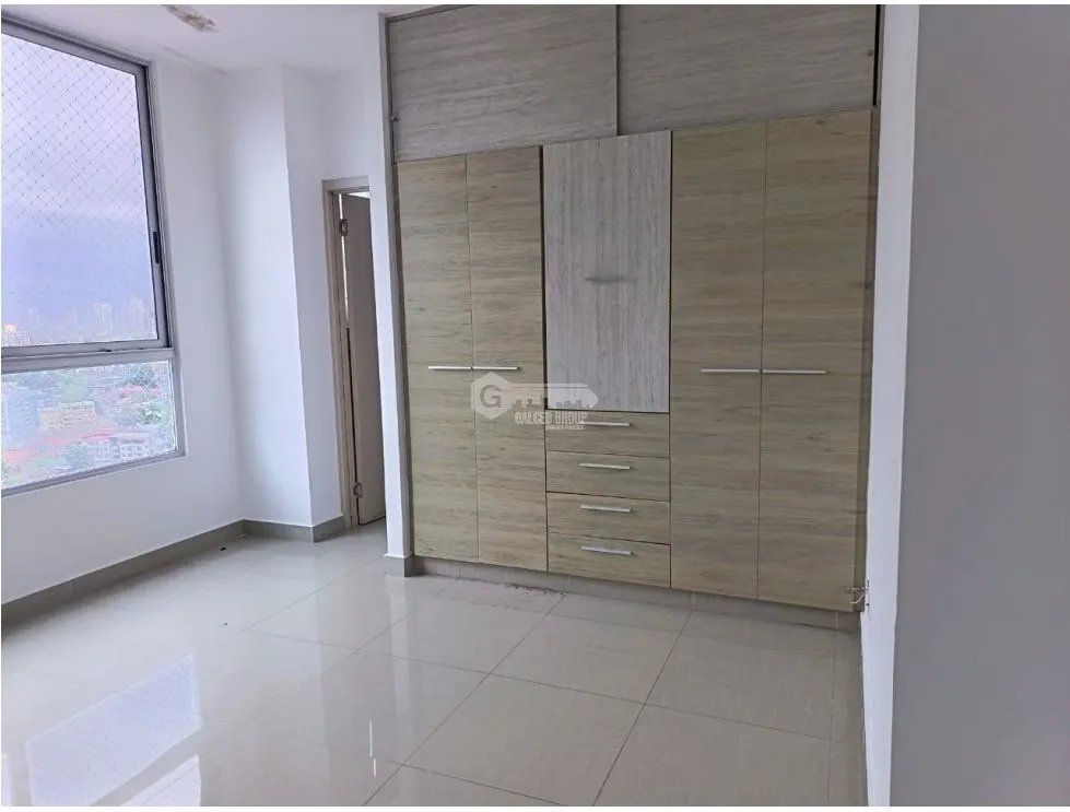 SE VENDE APARTAMENTO EN EL CARMEN PH RAINBOW TOWERS CON BALCON