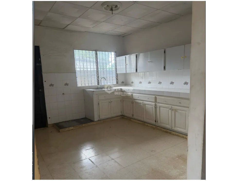 HERRERA / CHITRE / 609M / 3 HABITACIONES / 2 PARKING / TERRAZA