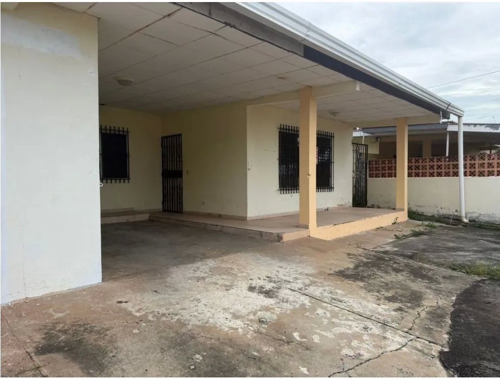HERRERA / CHITRE / 609M / 3 HABITACIONES / 2 PARKING / TERRAZA