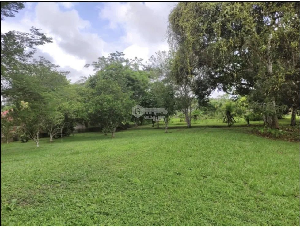 ARRAIJAN / NUEVO EMPERADOR / 2494M / TERRENO PLANO / SOBRE VIA