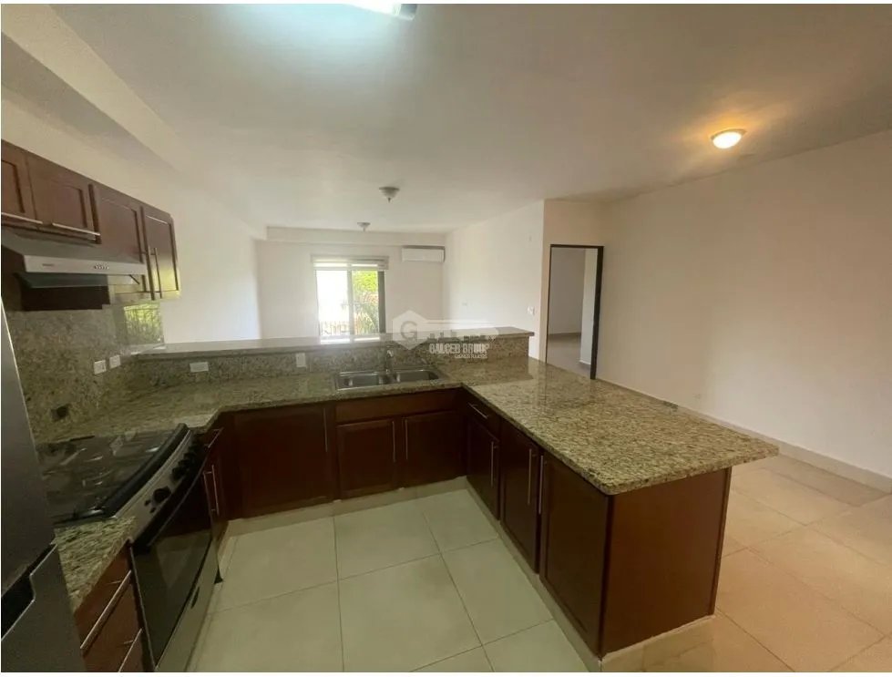 ANCON / EMBASSY VILLAGE / 118M / 2 HABITACION / 1 PARKING / BALCON