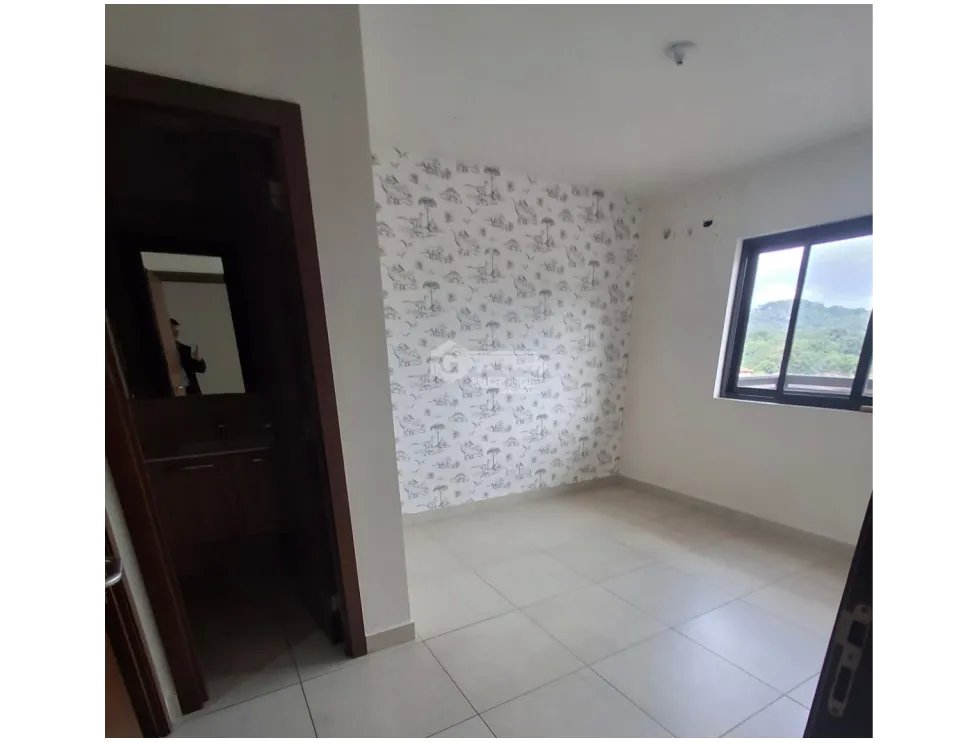 ANCON / EMBASSY VILLAGE / 210M / 3 HABITACION / 2 PARKING / BALCON