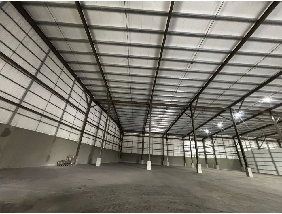 BODEGA EN LAS MAÑANITAS / USO COMERCIAL / 2738M /  PARQUE INDUSTRIAL