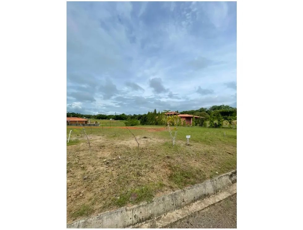 SAN CARLOS / QUEBRADAS DEL VALLE / 812M / TERRENO PLANO / AREA SOCIAL